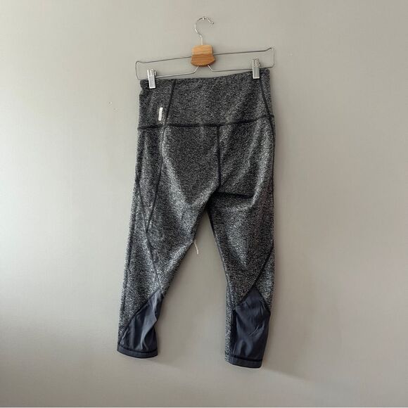 Zella workout capris heathered gray size medium - Picture 2 of 7
